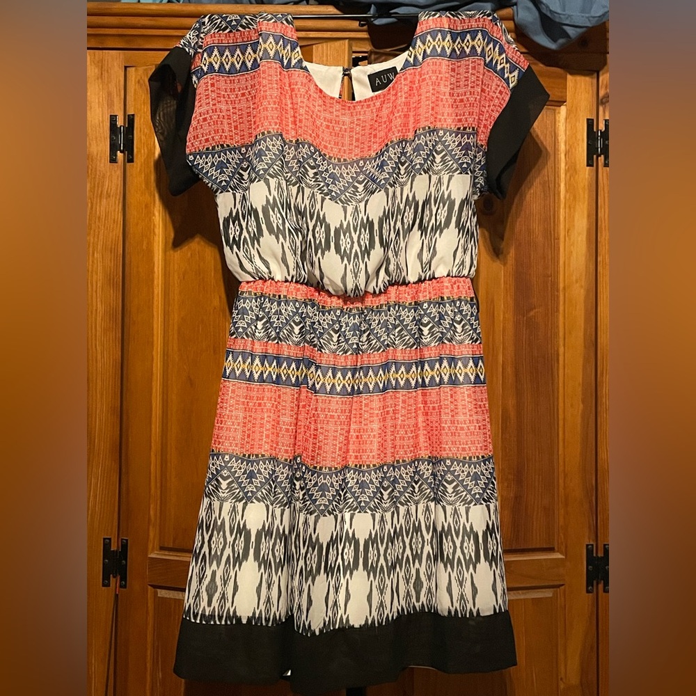 AUW dress size medium!
